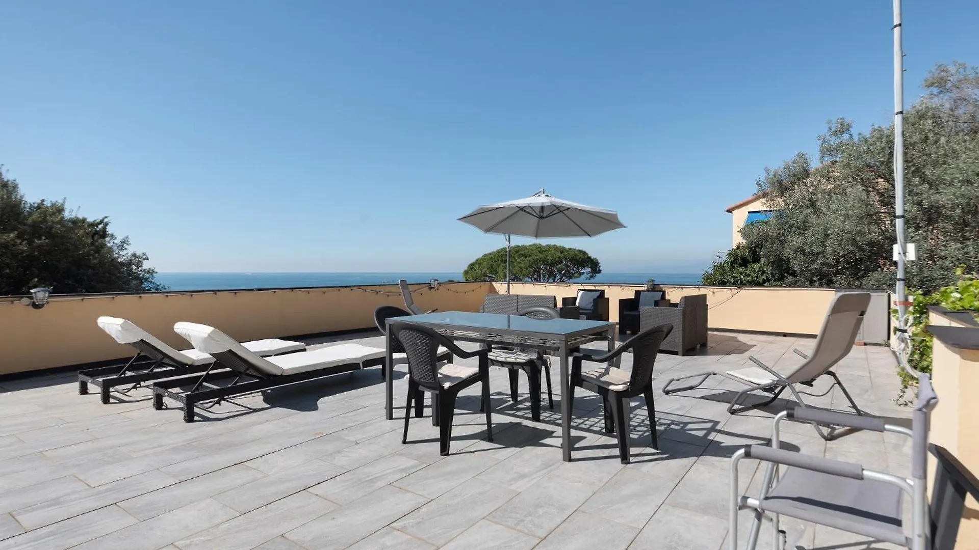Apartment Paradise Suite Sori