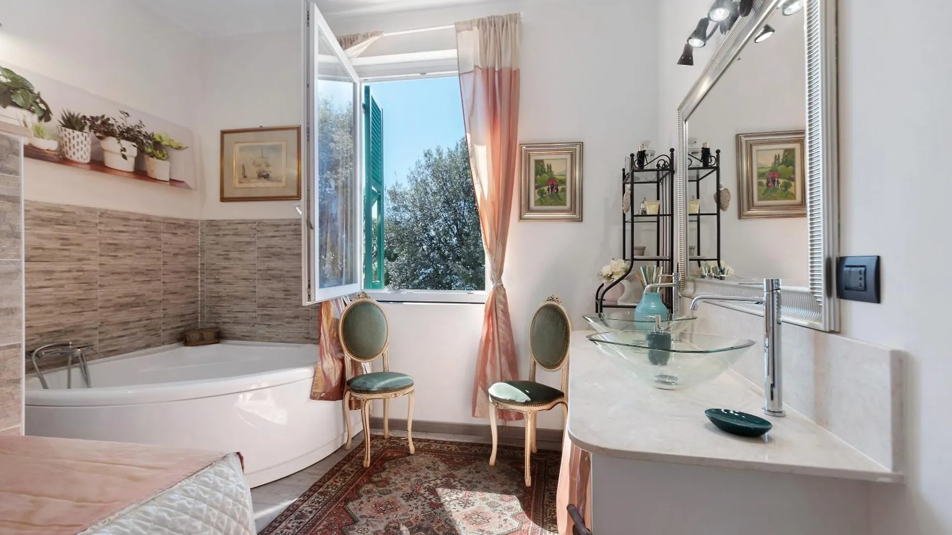 Paradise Suite Sori
